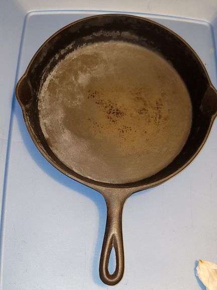 3 notch Lodge #8 skillet, 10.5", MM S