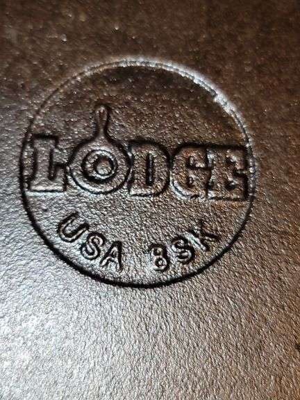 Lodge cast iron #8 skillet, 10.25" has assist handle