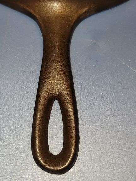 3 notch Lodge cast iron skillet #5, MM D2