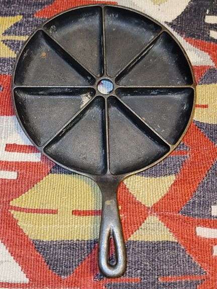 Cast iron #8 corn bread skillet, 8 pieces, MM H