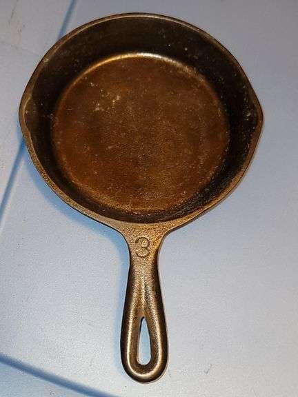 Martin Stove & Range, Florence, AL 1940s cast iron skillet #3, MM2