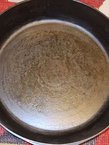 Unmarked cast iron Wagner #8 skillet, 10",  seasoned