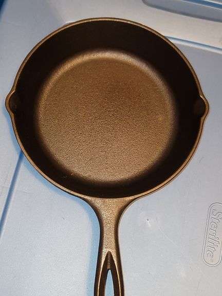 Lodge #5 cast iron skillet, seasoned and ready to go