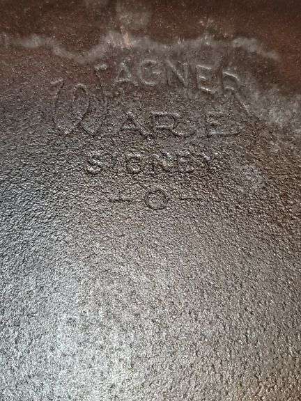 Wagner Ware Sydney 0 cast iron griddle 10", seasoned