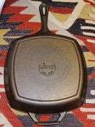 Lodge square Griddle cast iron pan, 10.5" square with assist handle
