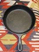 Lodge cast iron #8 skillet, 10.25" has assist handle
