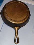 3 notch Lodge, heat ring #6 cast iron skillet, MM 2. CASTING IMPERFECTION; NOT CRACKED!