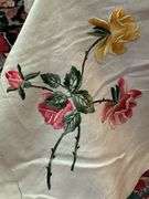 Beautifully handcrafted vintage linen table cover (see descrip)