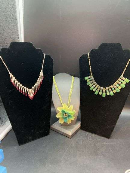 (3) gorgeous vintage necklaces image