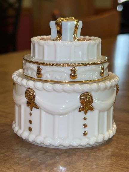 Beautiful LENOX porcelain Sentiments Collection Birthday Box in original box…..3-1/4” tall image