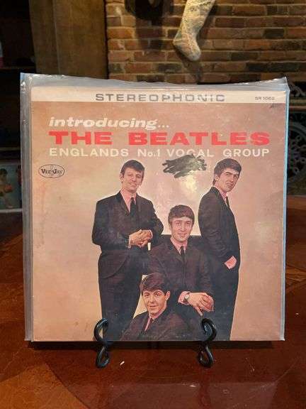 Grouping of (5) Beatles albums…..4 are Stereophonic image