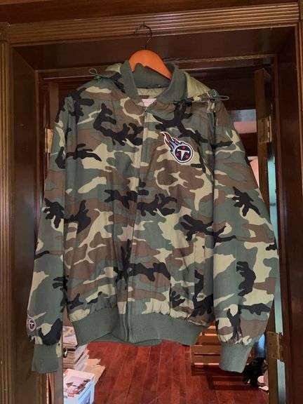 NFL Titans insulated camo jacket…..size L image