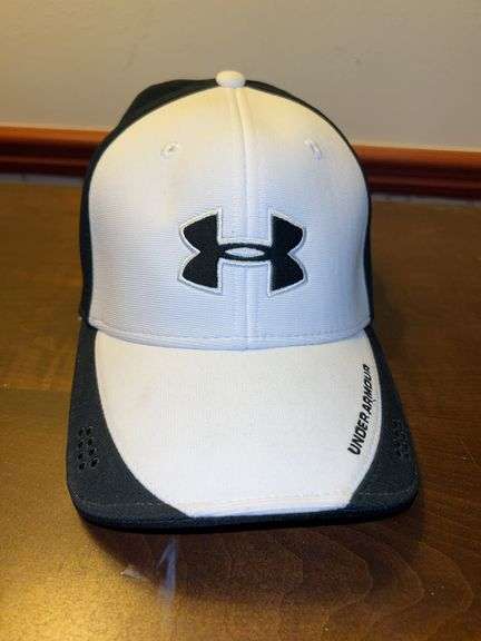Nice looking b/w Under Armour fitted cap…..size L image