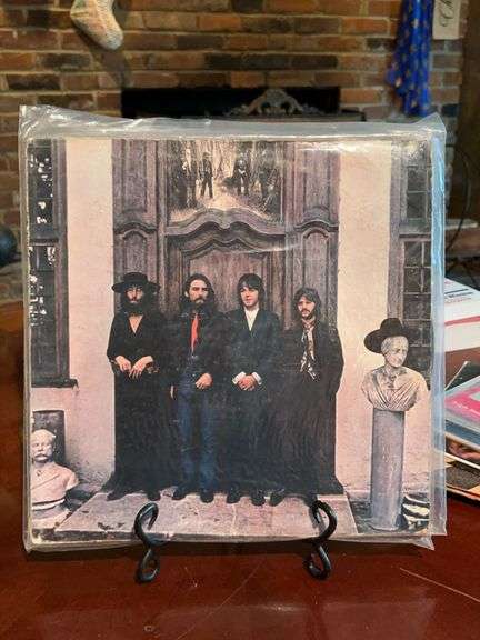 (3) copies of The Beatles' 1970 album, Hey Jude image