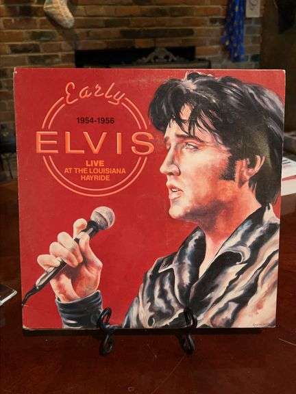 Grouping of (5) Elvis albums and (1) cover (last pic) image