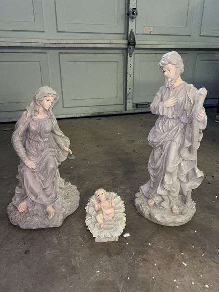 Kirkland’s Frosted Garden Nativity Set in original box image