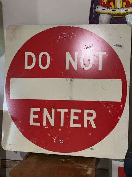 30 x 30 DO NOT ENTER metal sign image