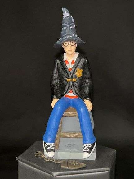 Dept. 56 Harry Potter Secret Box Series “Harry and the Sorting Hat” with charm in original box….limited edition year 2000 production