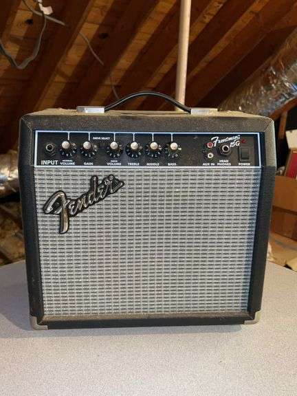 Fender Frontman 15G Guitar Combo Amp…..not texted and needs cleaned from being in attic image