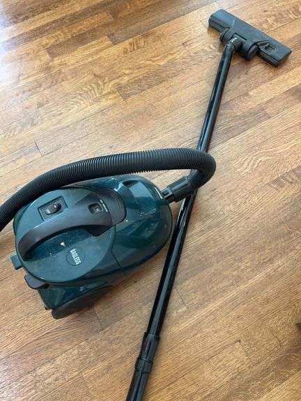 Great Kenmore Vacuum with Attachments