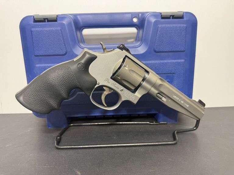 Smith & Wesson  9mm  986 Pro  SN:CVZ1314  . image
