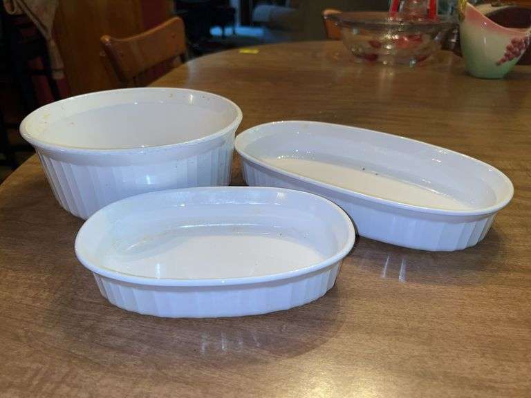 (3) Corning Ware French White ribbed oval and round serving pieces…..F-15, 1 liter and ￼1.6 liter image