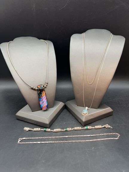 (5) pieces of sterling jewelry…..4 necklaces and 1 bracelet…..23 grams image