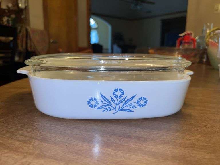 Corning Ware Blue Cornflower 9-3/4 square x 2 tall lidded casserole image