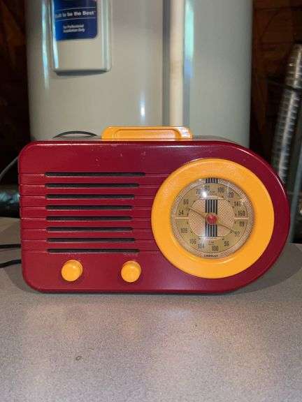Crosley CR-5 Limited Edition Collectors Radio…..not tested image