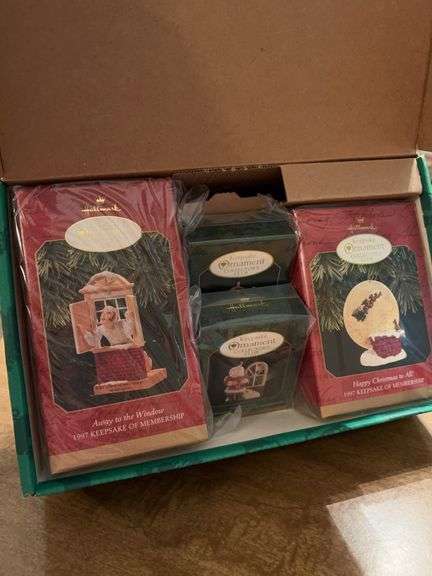 1997 Hallmark Collector’s Club Keepsake Ornaments Membership Kit image