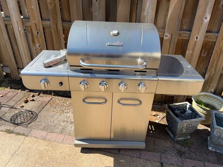 Charbroil Advantage Series Silver Grill