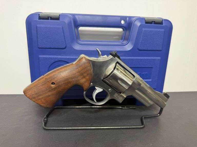 Smith & Wesson  44 Magnum  629 Mountain Gun  SN:EEY7346  . image