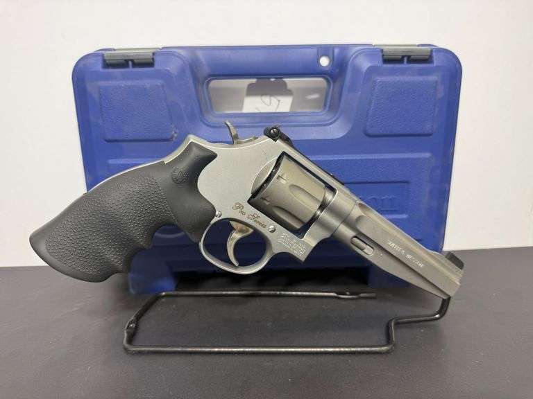 Smith & Wesson  9mm  986 Pro  SN:BNP2710  . image