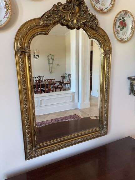 Beautifully framed mirror image