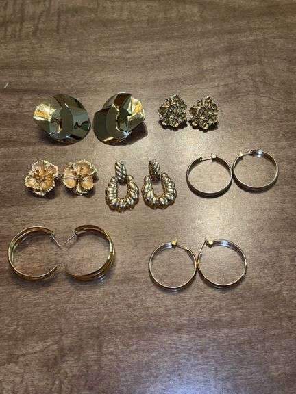 Grouping of gold tone earrings…..both pierced and clip-on image
