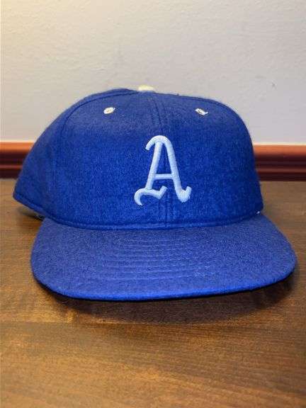 100% wool Philadelphia Athletics fitted cap…..size 7-1/2 in good condition image