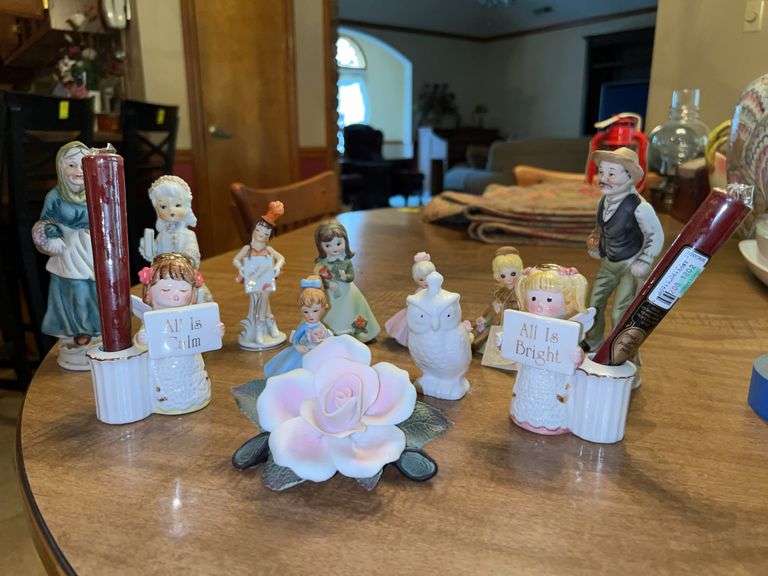 Nice grouping of porcelain home decor image