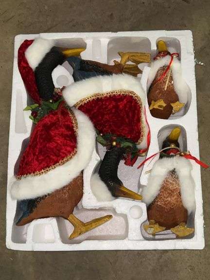 2002 Grandeur Noel Collectors Edition - Holiday Duck Family in original box….one foot has been repaired (see pic) image