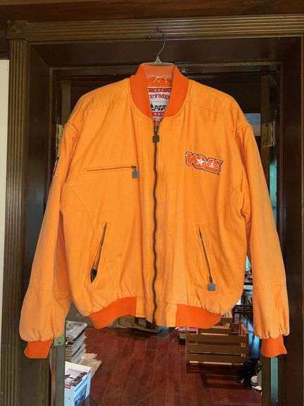 Nutmeg brand VOLS insulated jacket…..sizes range L image