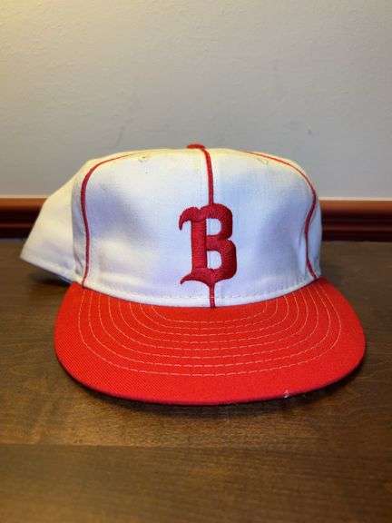 Old-school style Boston Red Sox fitted cap….size 7-1/2 and in good condition image
