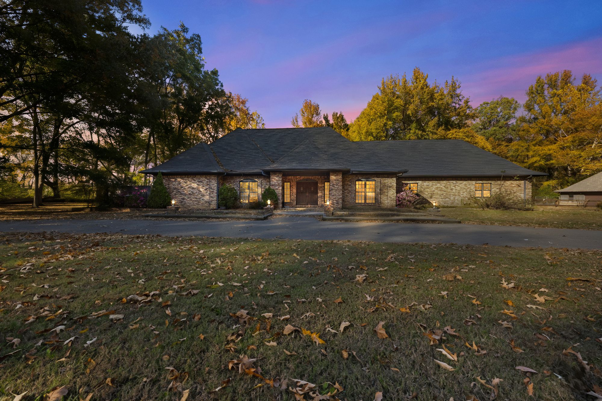 5 Bed 5 Bath Home on 8 Acres featured photo
