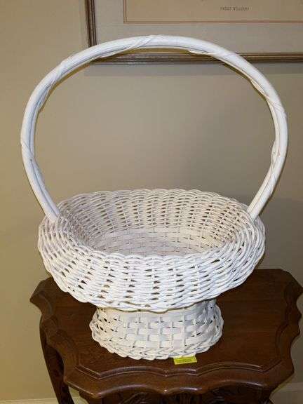 Vintage handwoven white wicker basket…..15w x 11-1/2 x 20 tall to top of handle image