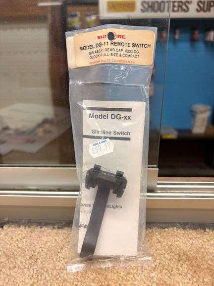 SureFire Weapon Light Grip Switch (Glock Full-Size and Compact) DG-11 image