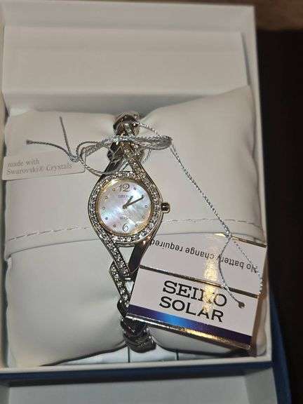 NIB SEIKO SOLAR Ladies Watch SUP174... image