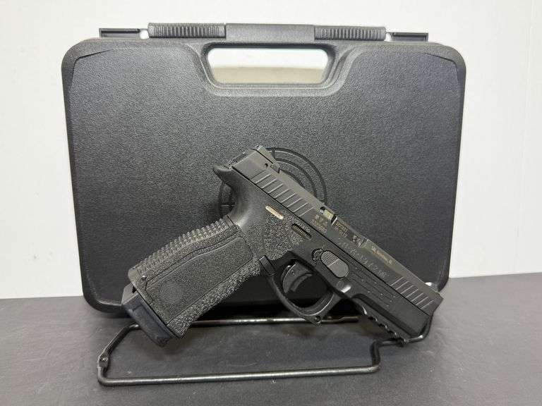 Steyr  9mm  L9A  SN:3223683  . image