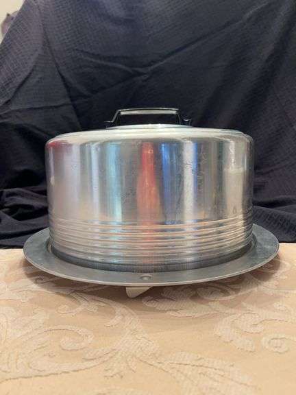 Vintage MCM Regal Ware Quality Aluminum Cake Carrier with Locking Lid image