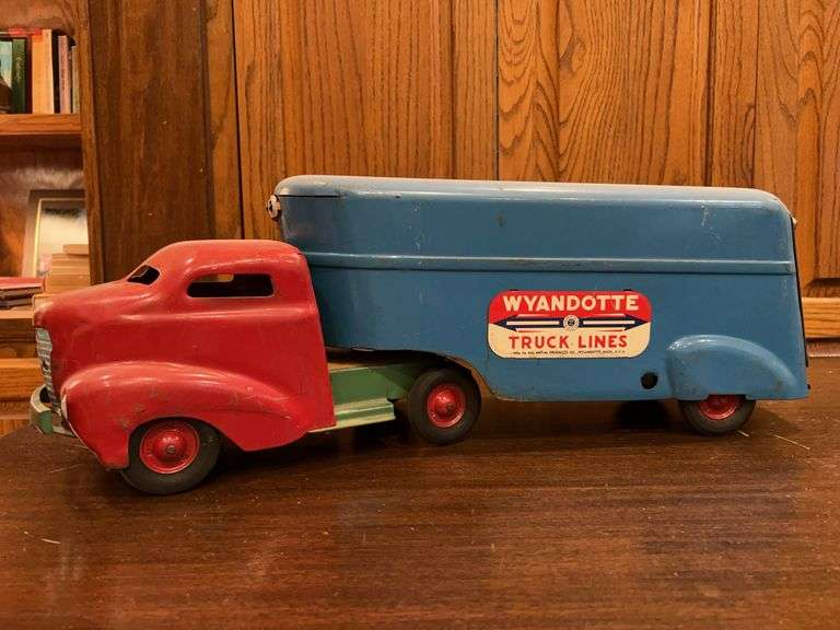 Vintage Wyandotte Truck Lines pressed steel  cab & moving trailer image