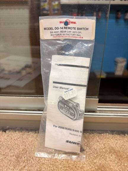 SureFire Weapon Light Grip Switch (SIG P226 (R) w/Factory Rail) DG-14 image