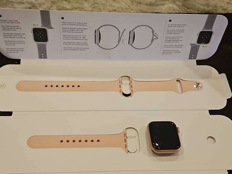 Series 6 Apple Watch that has been fully wiped clean w/Charger Cable & NIP Watch Band... image