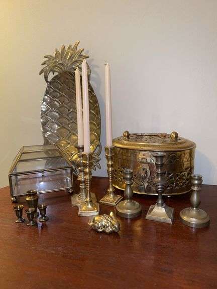 Grouping of brass home decor…..sizes range from medium down to miniatures image
